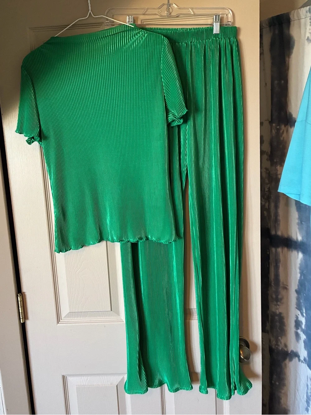 Dressed in LALA Green Metallic Matching Set - Picture 1 of 4